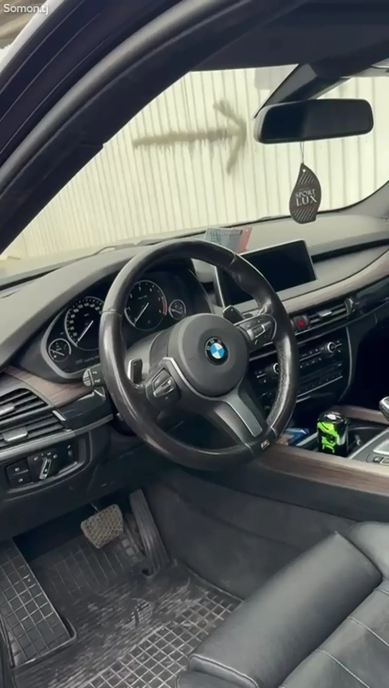 BMW X5 M 2016 · 4.0 AT