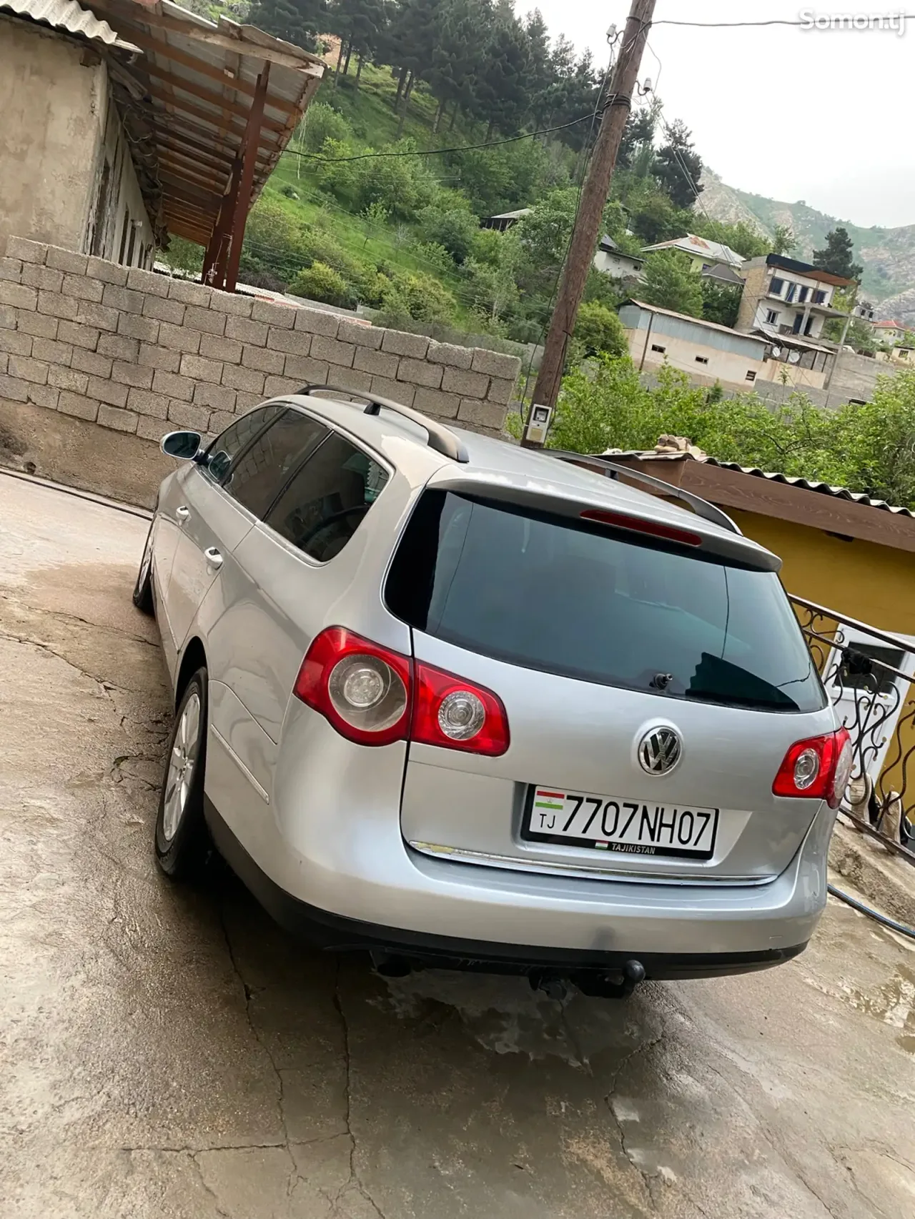 Volkswagen Passat 2006 · 2.0 MT