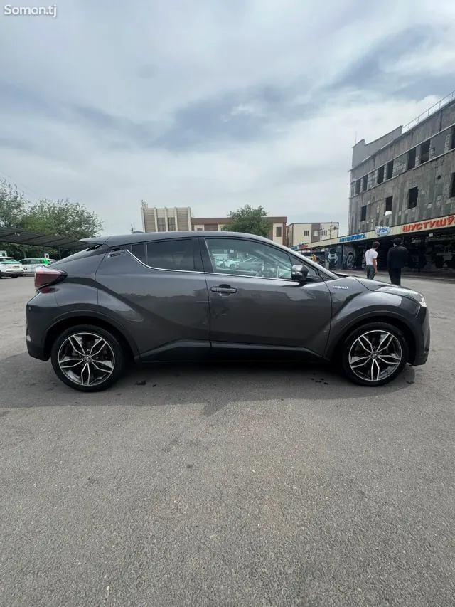 Toyota C-HR 2018 · 2.0 AT