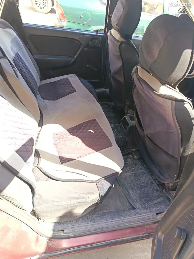 Opel Vectra A 1994 · 1.6 MT