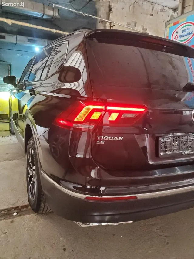 Volkswagen Tiguan 2021 · 2.0 AT