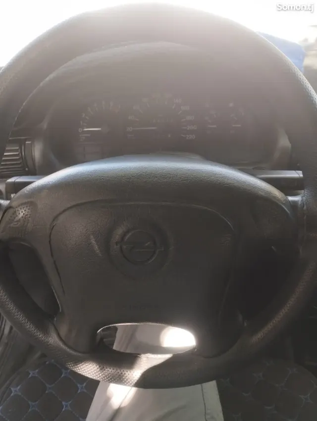 Opel Astra F 1997 · 1.6 MT