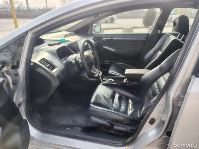 Honda Civic 2010 · 2.0 AT