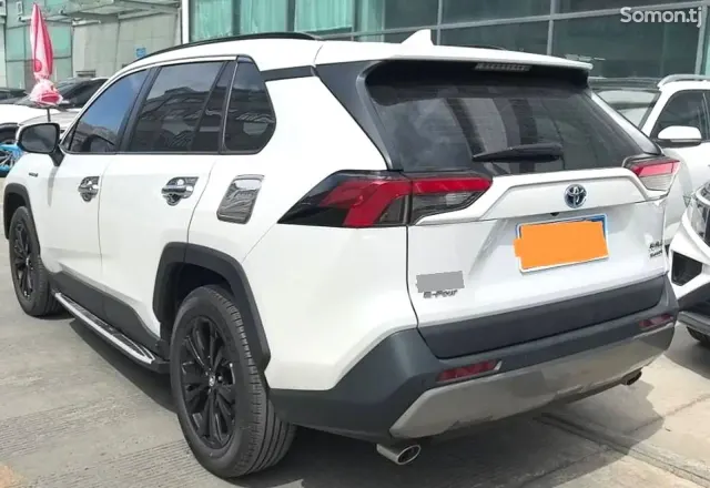Toyota RAV 4 2025 · 2.5 AT