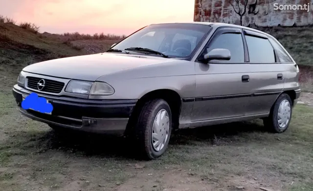 Opel Astra F 1996 · 1.6 MT