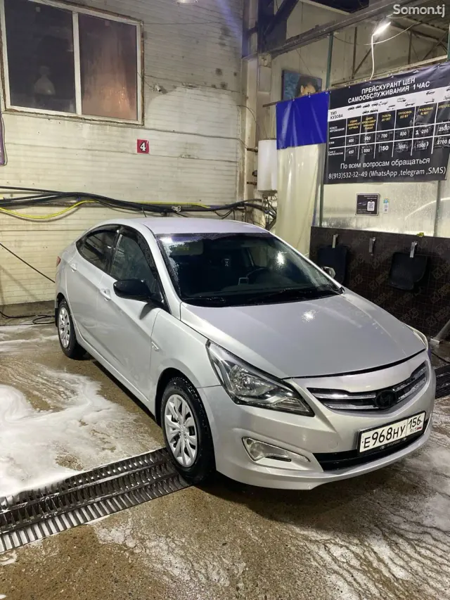 Hyundai Solaris 2015 · 1.4 AT