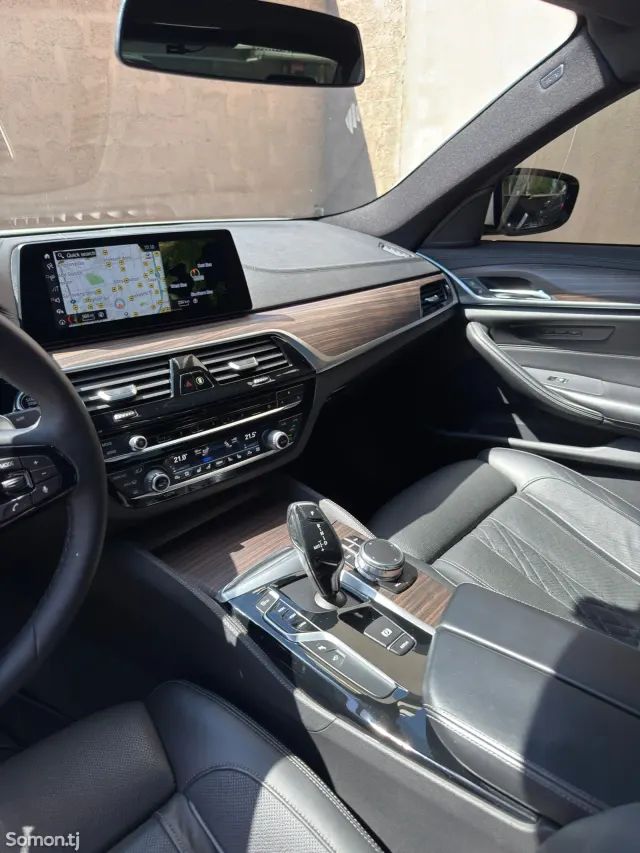 BMW 5 series 2017 · 2.0 AT