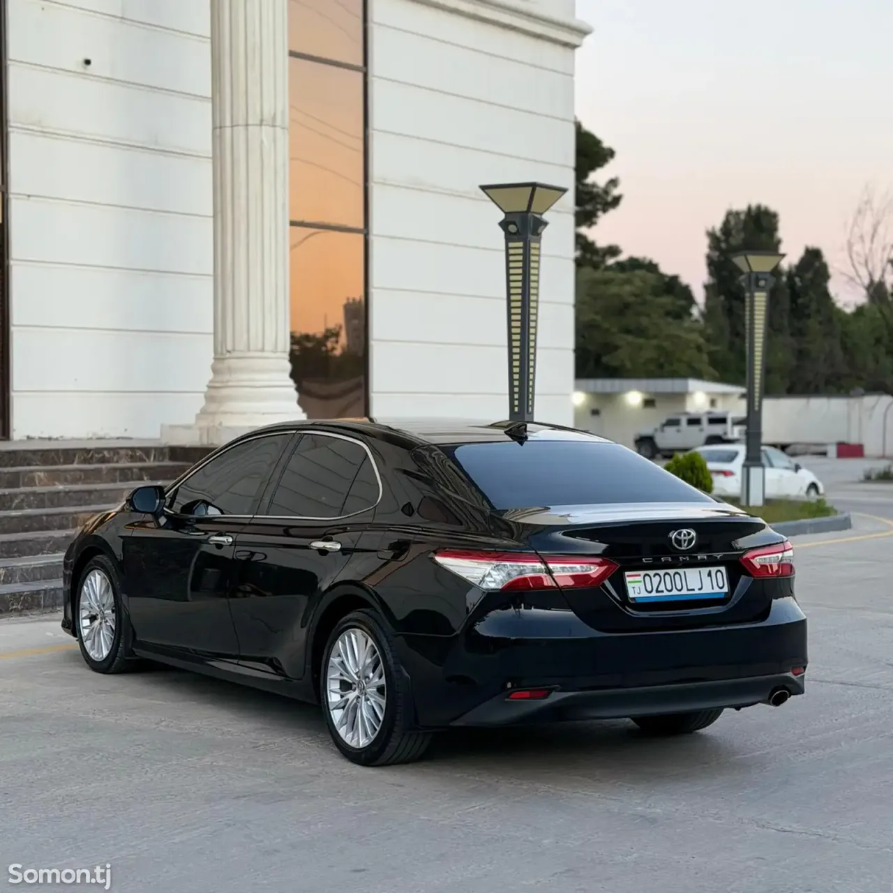 Toyota Camry 2019 · 2.5 AT