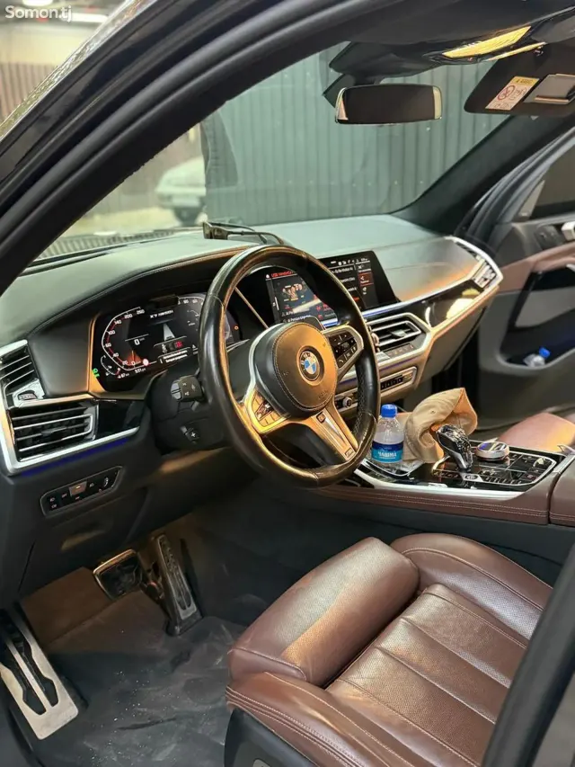 BMW X7 2021 · 4.4 AT