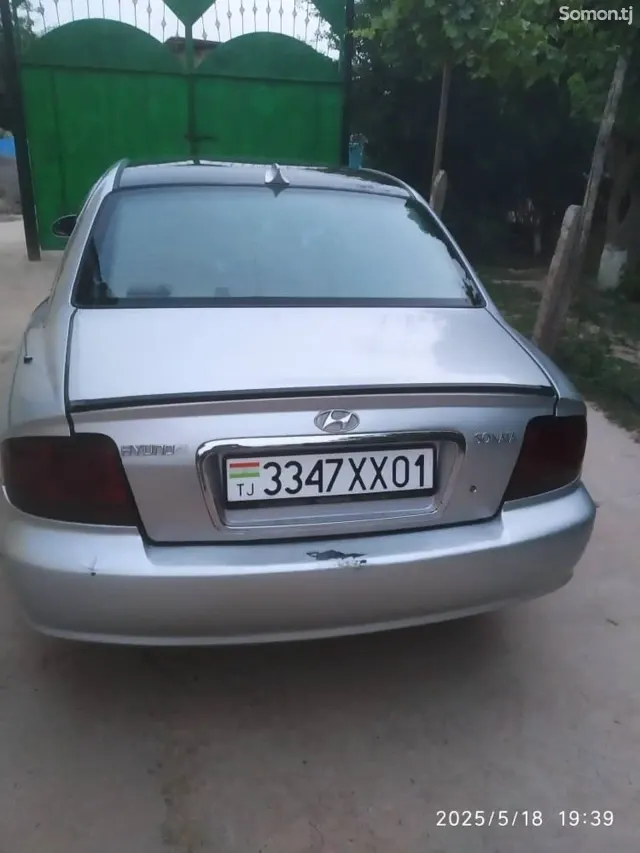 Hyundai Sonata 2004 · 2.0 MT