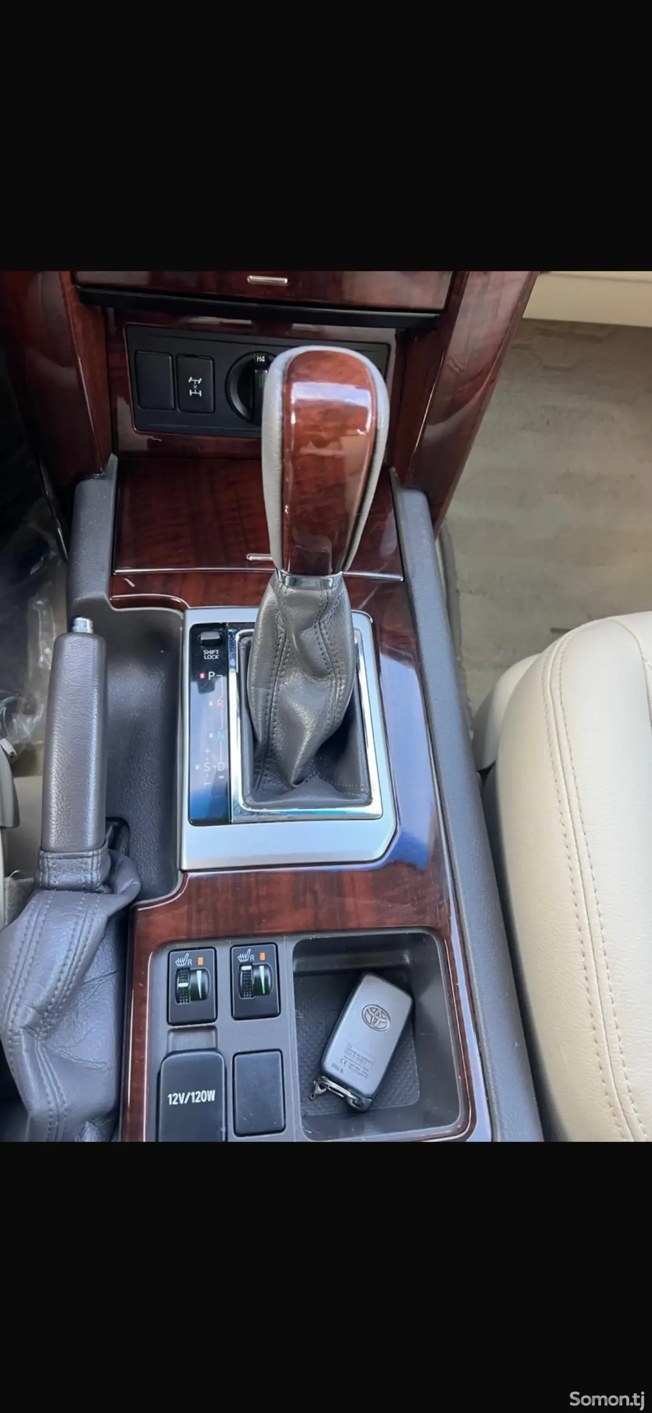 Toyota Land Cruiser Prado 2015 · 4.0 AT