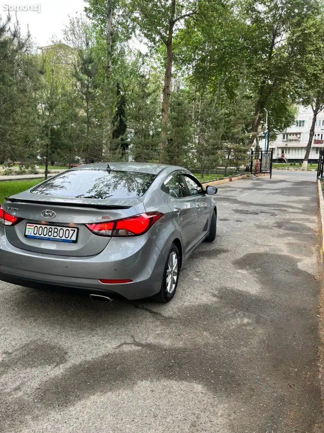 Hyundai Avante 2015 · 1.6 AT