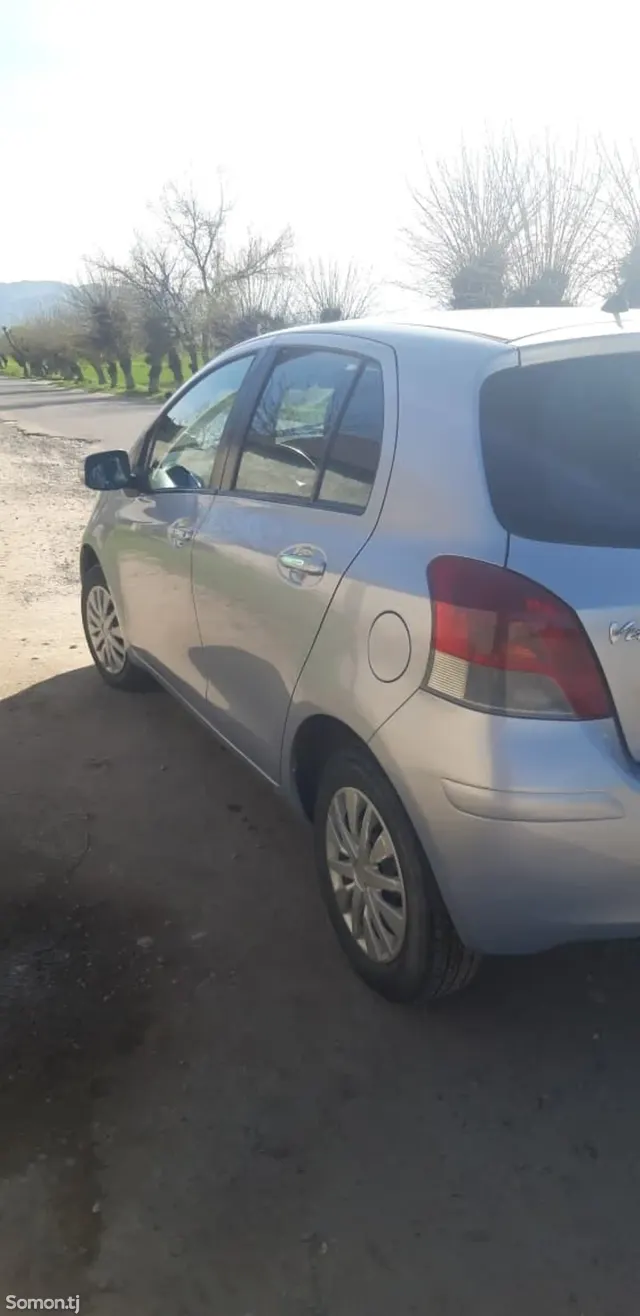 Toyota Vitz 2010 · 1.1 AT