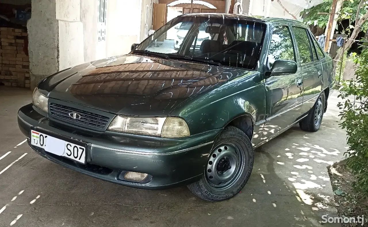 Daewoo Nexia 1995 · 1.5 MT