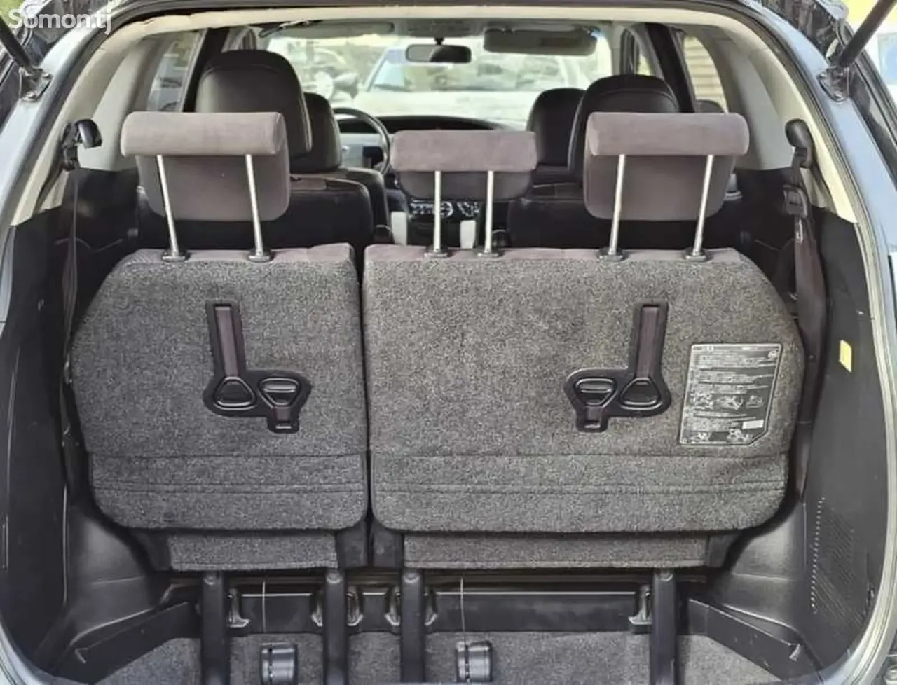 Toyota Estima 2014 · 2.4 AT