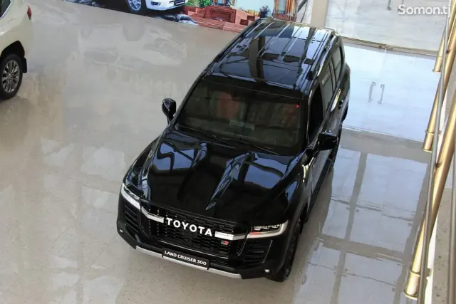 Toyota Land Cruiser 2025 · 3.5 AT
