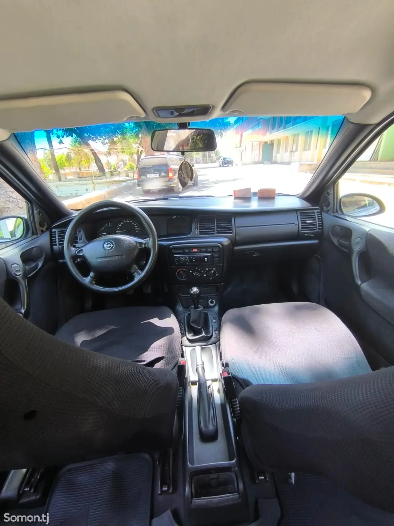 Opel Vectra B 1997 · 1.6 MT