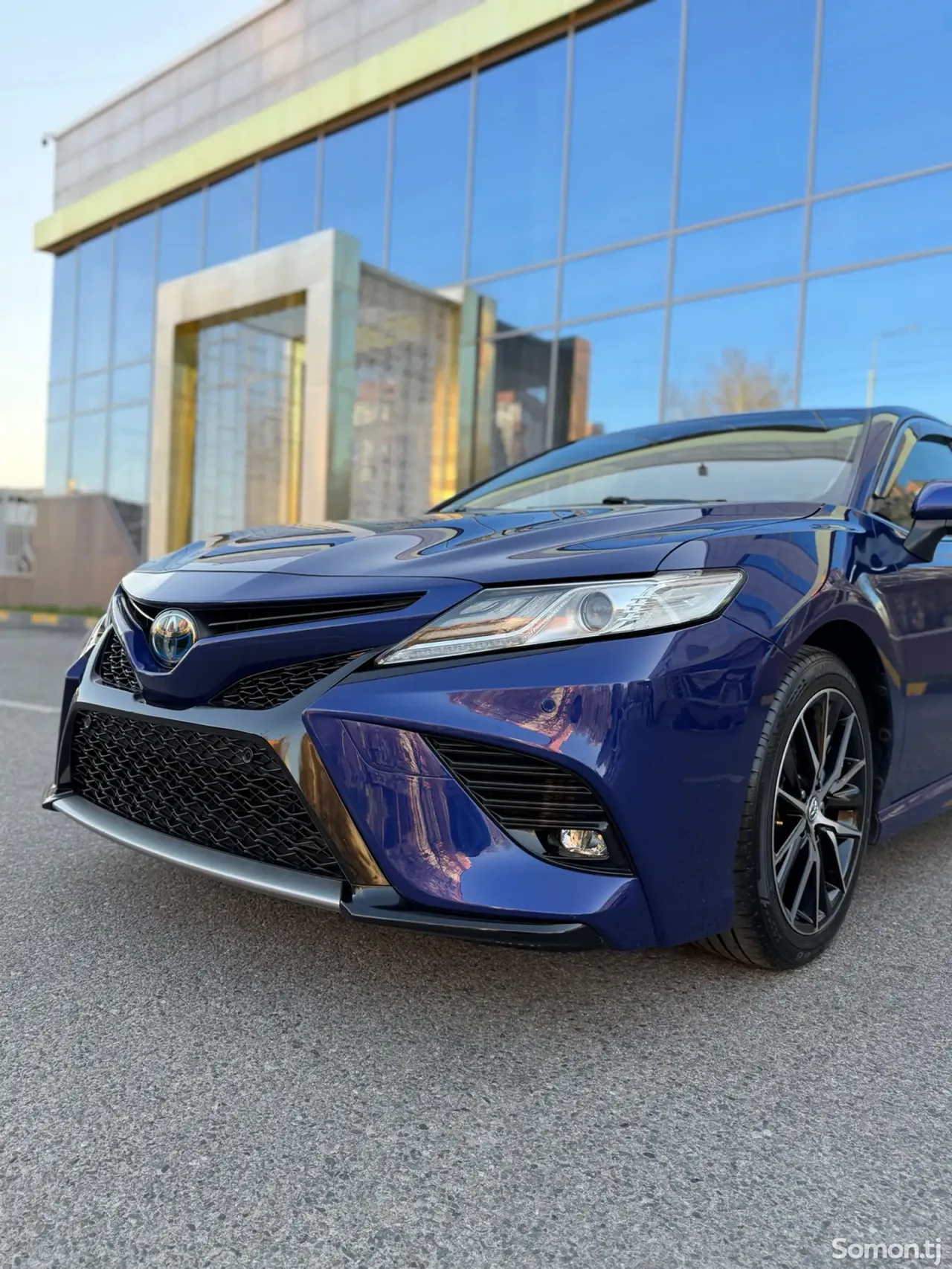 Toyota Camry 2019 · 2.5 AT