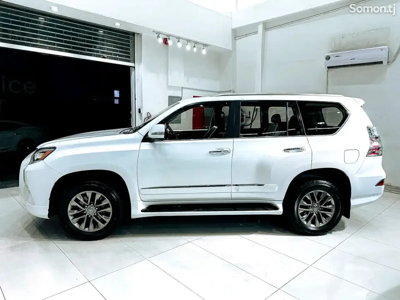 Lexus GX series 2015 · 4.6 AT