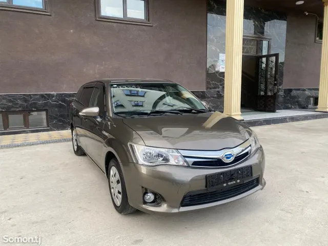 Toyota Fielder 2015 · 1.5 AT
