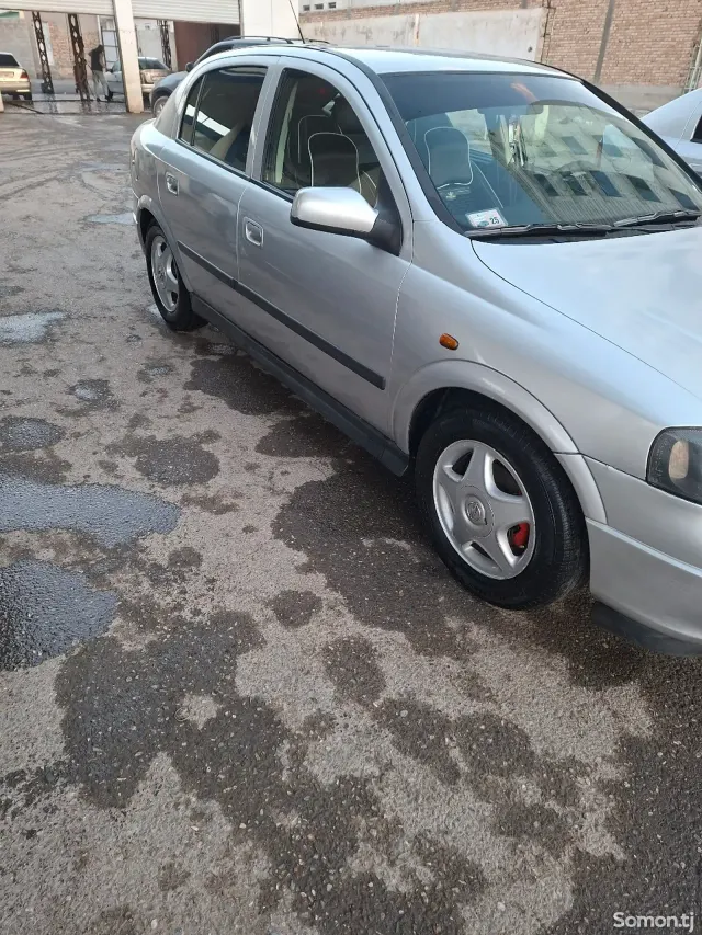 Opel Astra G 1998 · 1.6 MT