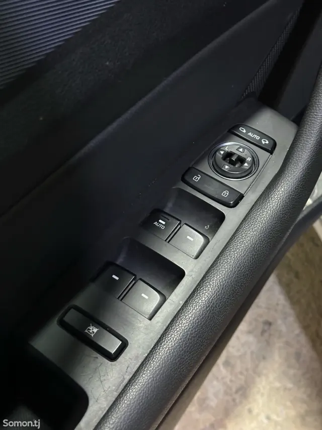 Hyundai Sonata 2015 · 2.0 CVT