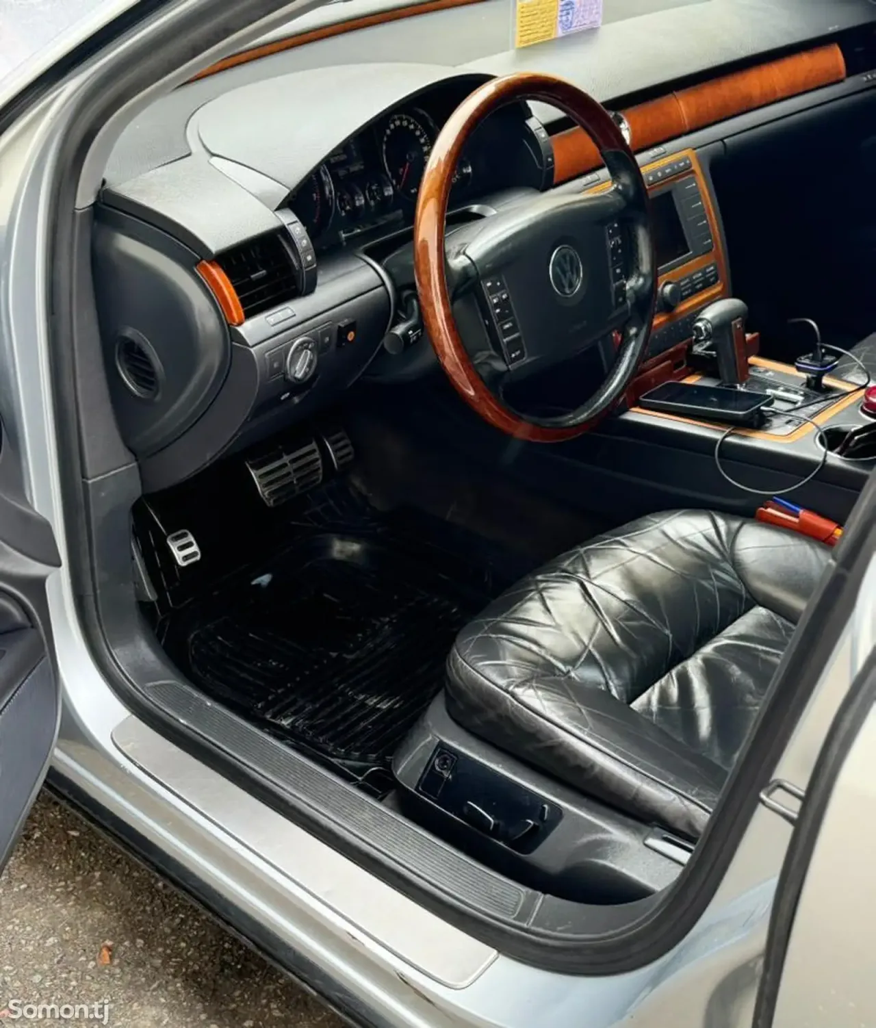 Volkswagen Phaeton 2003 · 3.2 AT