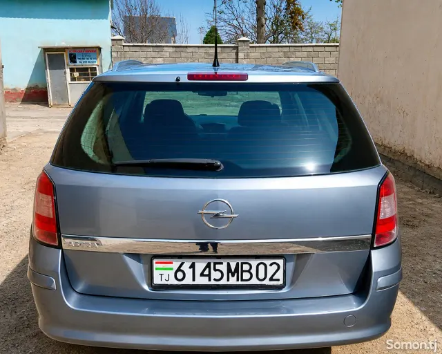Opel Astra H 2007 · 1.6 MT