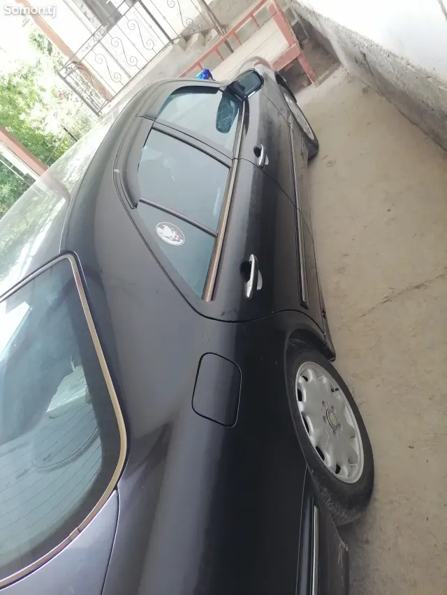 Mercedes-Benz E class 2001 · 3.2 AT