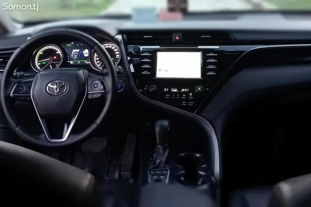 Toyota Camry 2020 · 2.5 AT