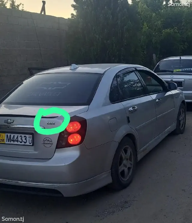Chevrolet Lacetti 2006 · 1.6 MT