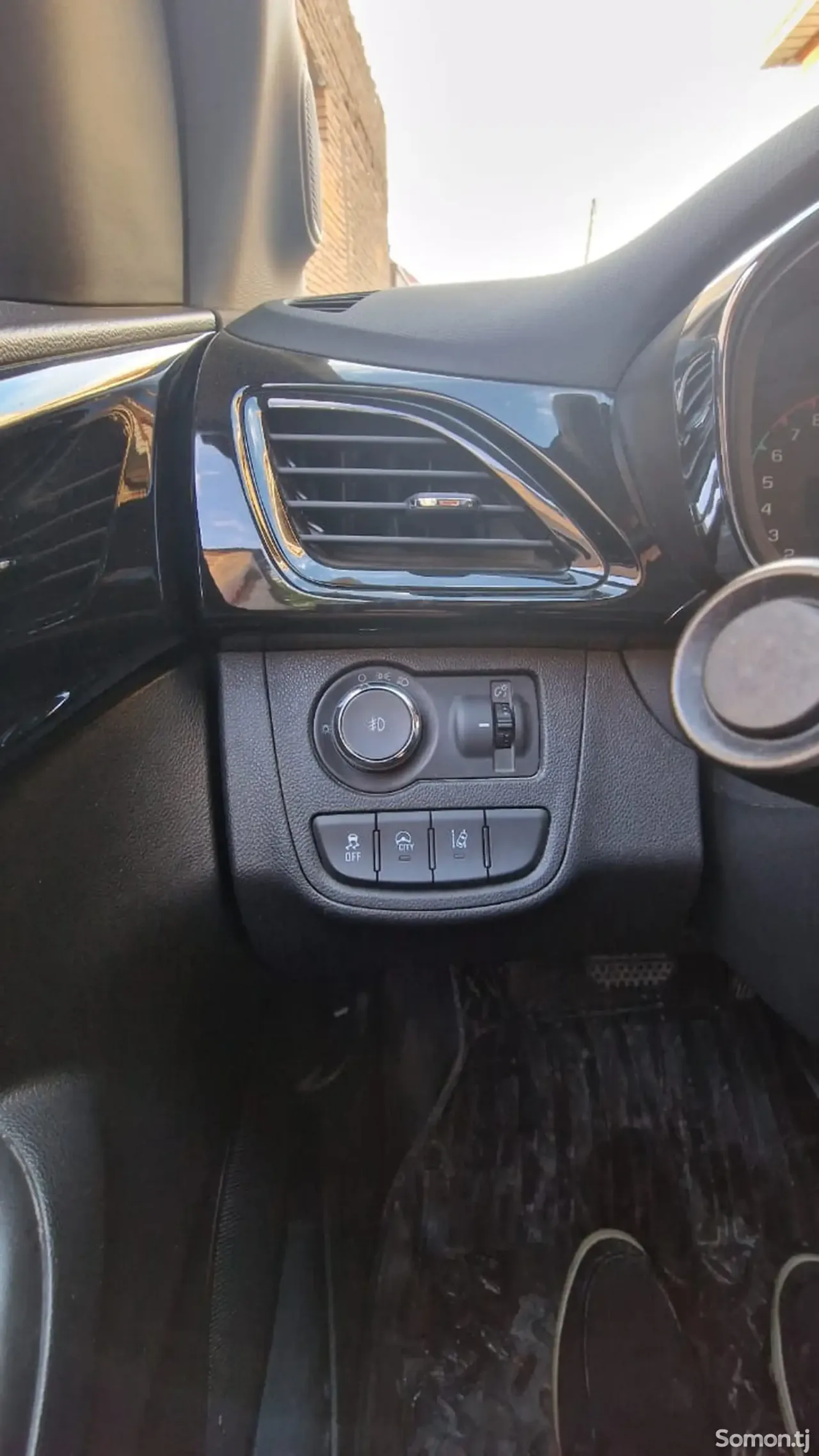 Chevrolet Spark 2016 · 1.1 AT