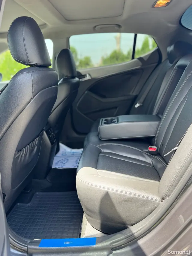 Kia K5 2013 · 2.4 AT