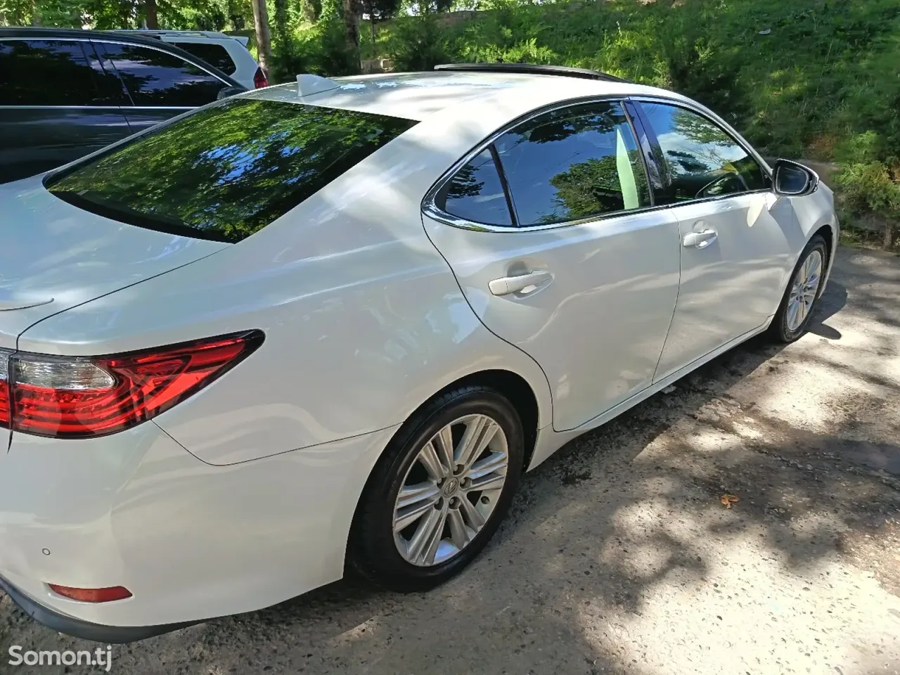 Lexus ES series 2014 · 2.5 AT