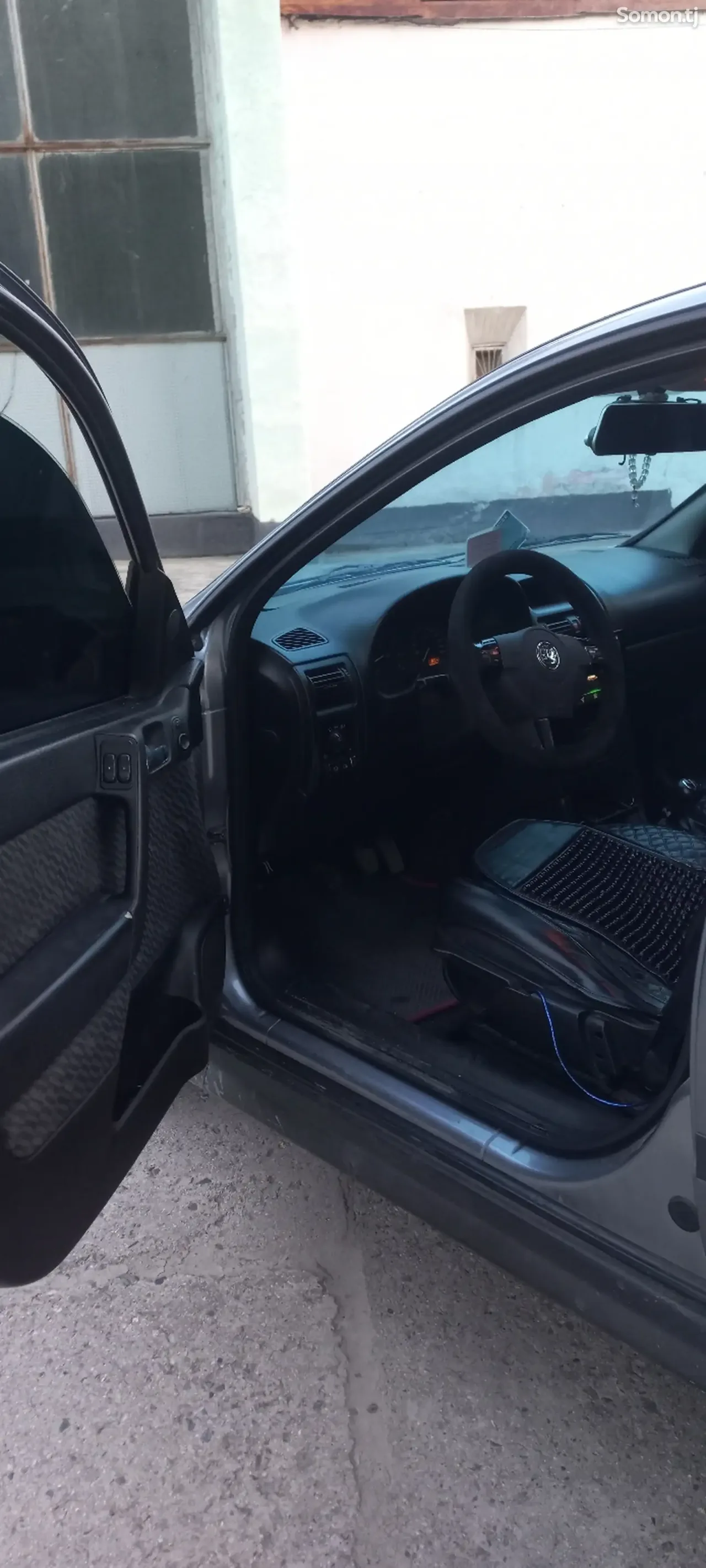 Opel Astra G 2001 · 1.6 MT