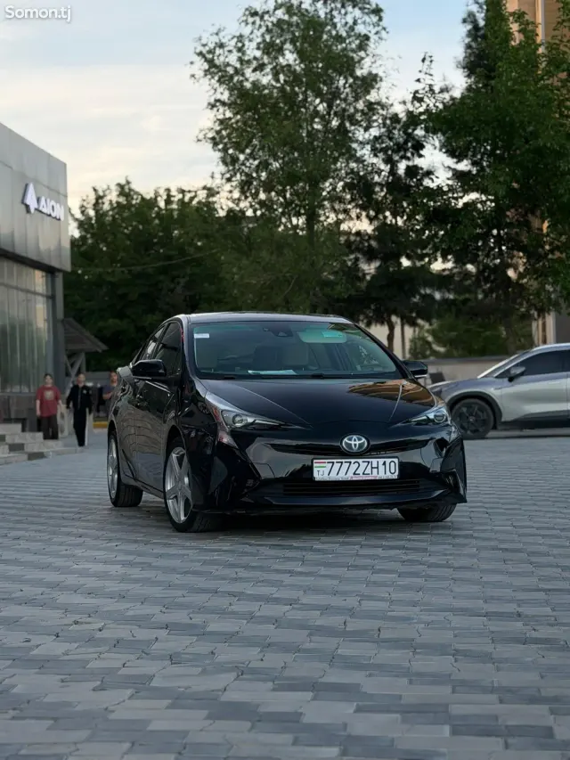 Toyota Prius 2017 · 1.8 AMT