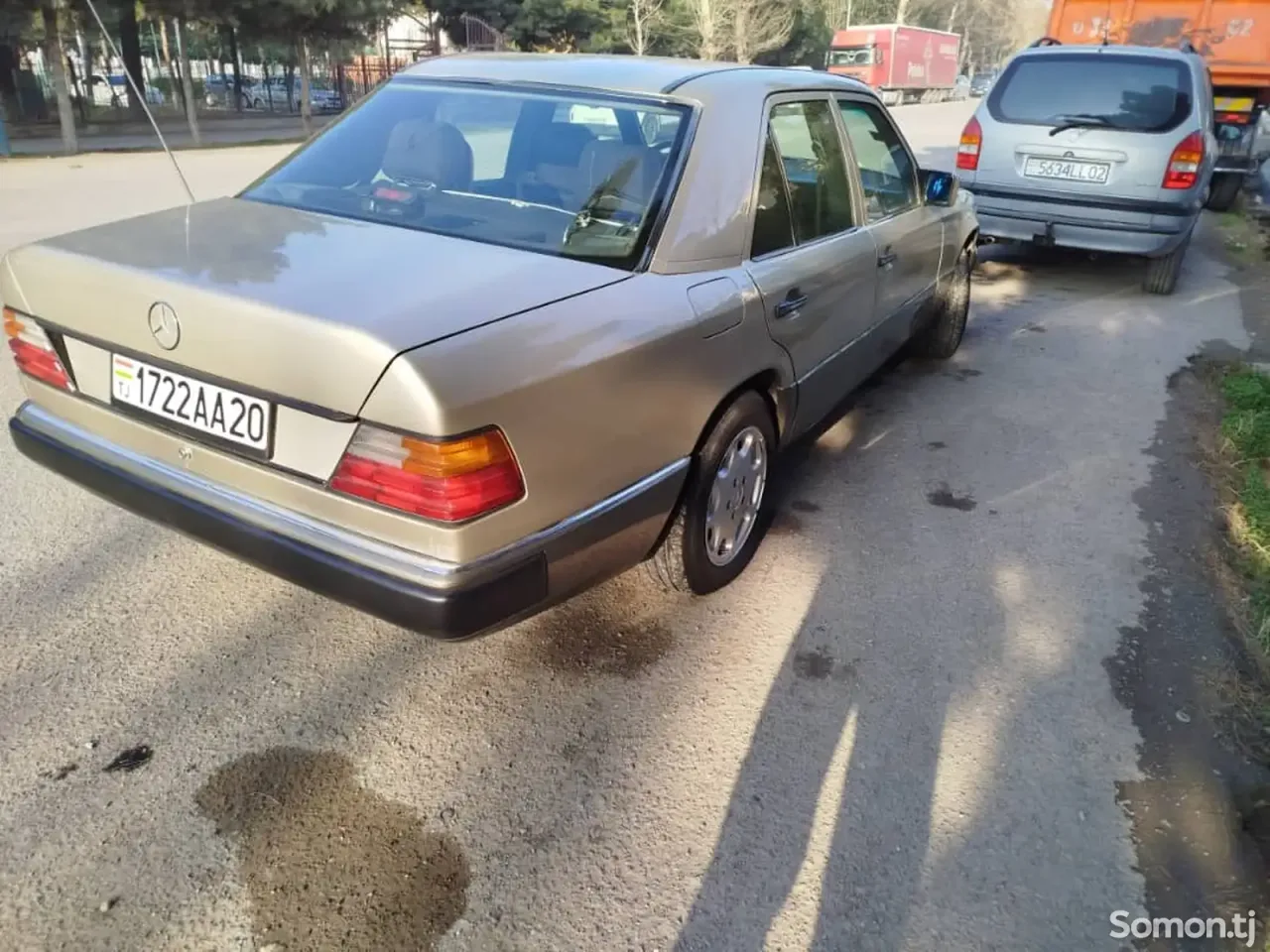 Mercedes-Benz W124 1992 · 2.3 MT