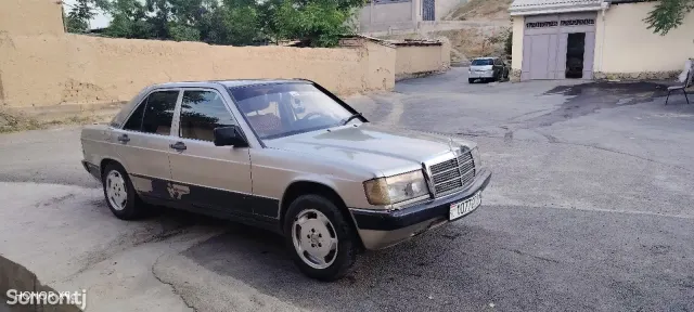 Mercedes-Benz W201 1987 · 1.8 MT
