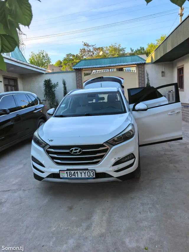 Hyundai Tucson 2017 · 1.6 AMT