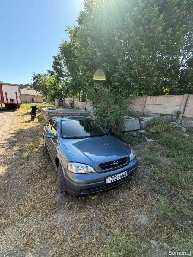 Opel Astra G 1998 · 1.6 MT