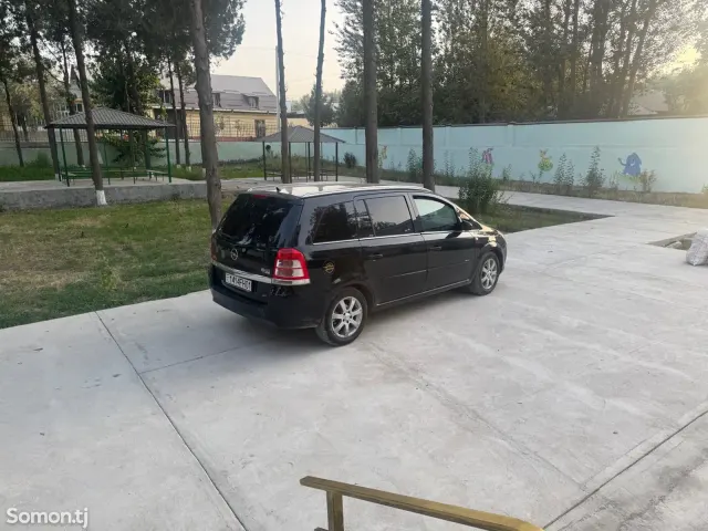 Opel Zafira 2008 · 2.2 AT