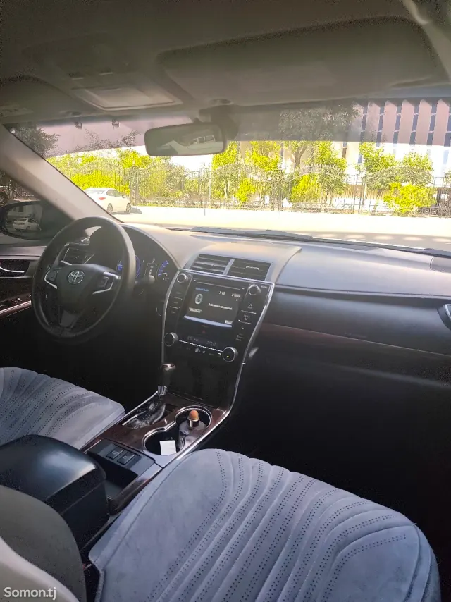Toyota Camry 2015 · 2.5 AT