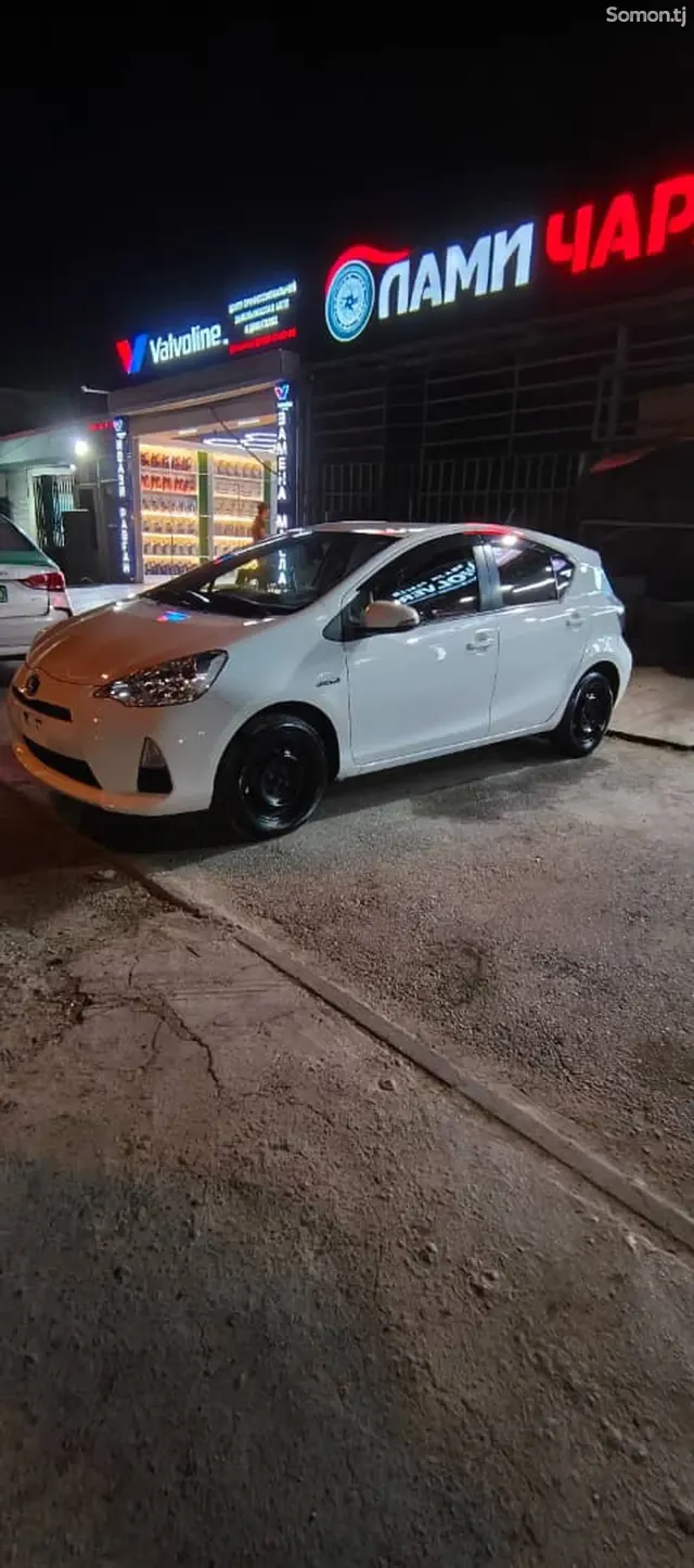 Toyota Aqua 2014 · 1.5 AT