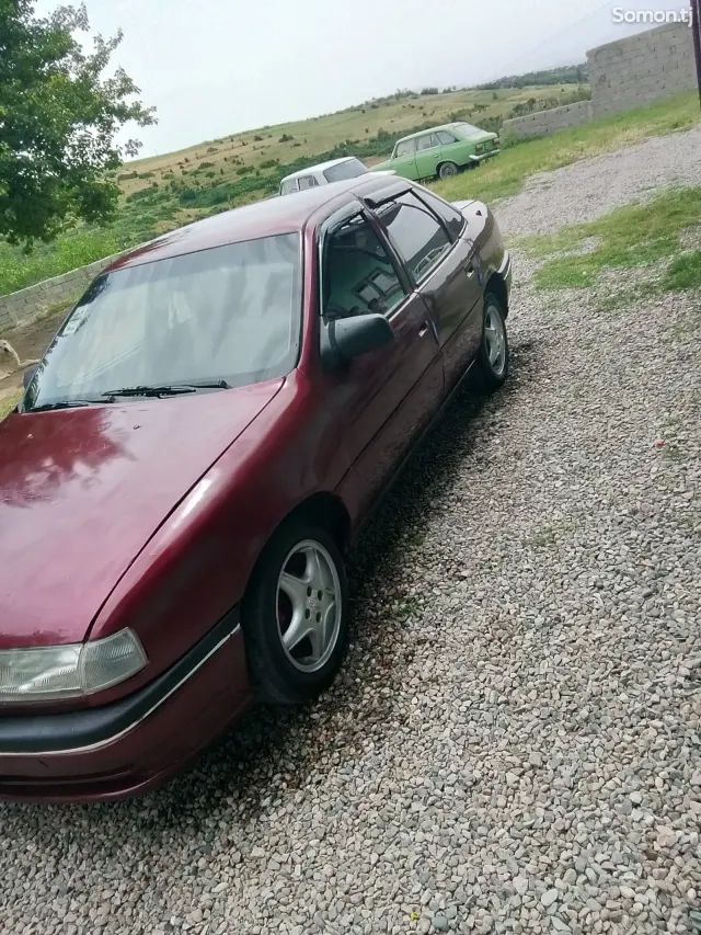 Opel Vectra B 1991 · 0.6 MT