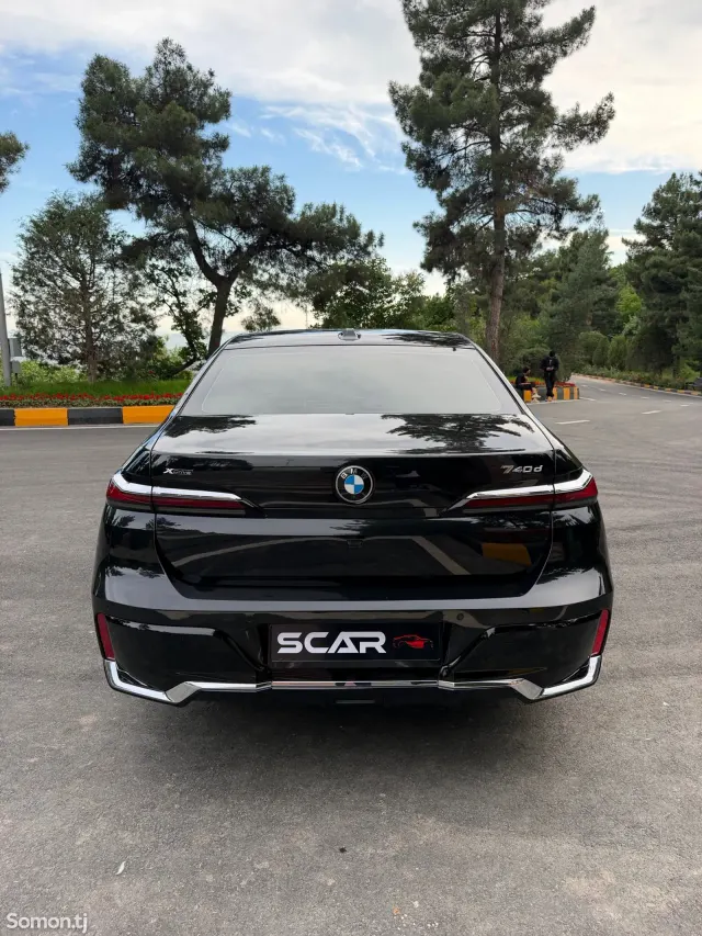BMW 7 series 2023 · 4.4 AT
