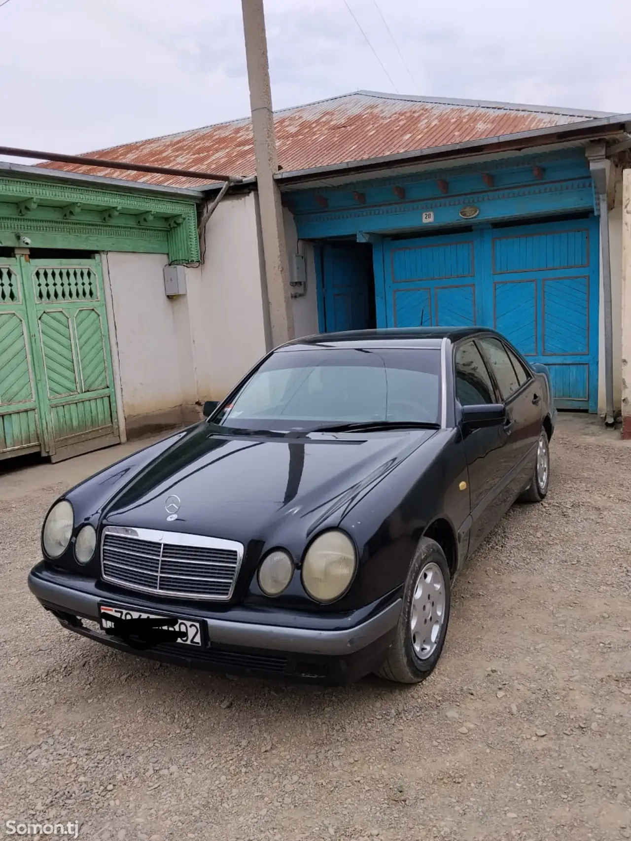 Mercedes-Benz E class 1995 · 2.2 MT