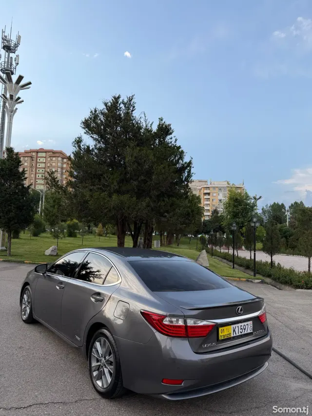 Lexus ES series 2014 · 3.0 AT