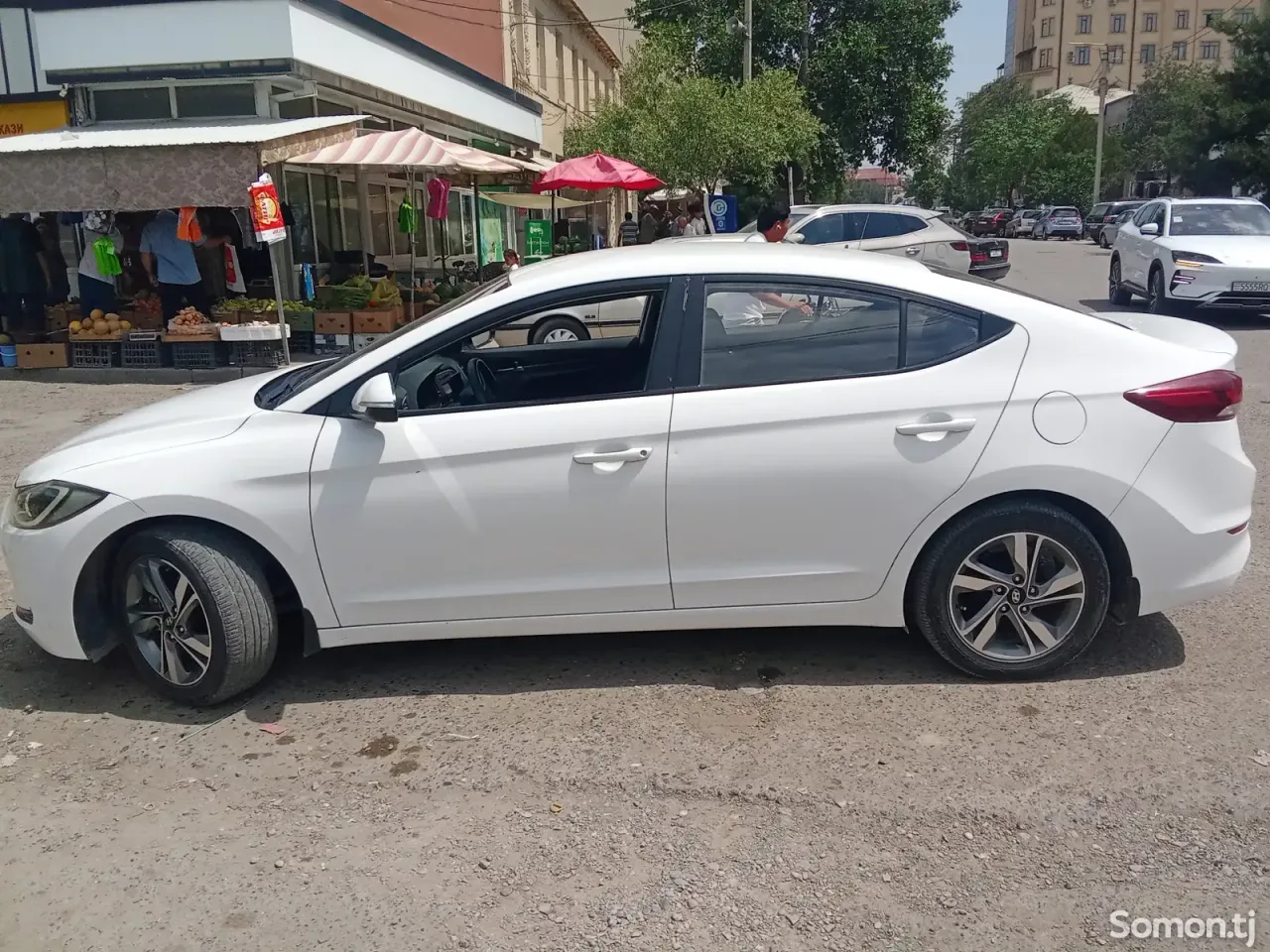 Hyundai Elantra 2018 · 1.6 AT