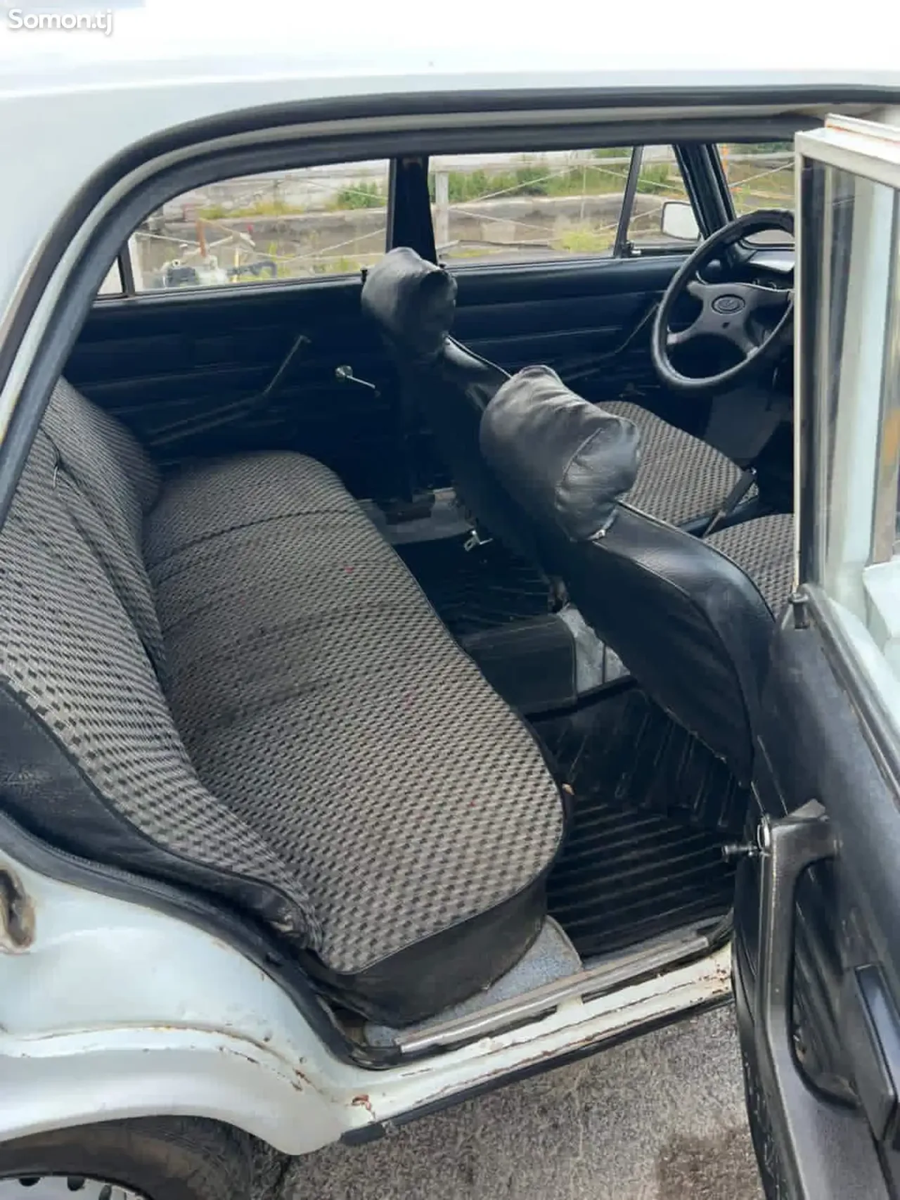 Lada (ВАЗ) 2106 2000 · 1.3 MT