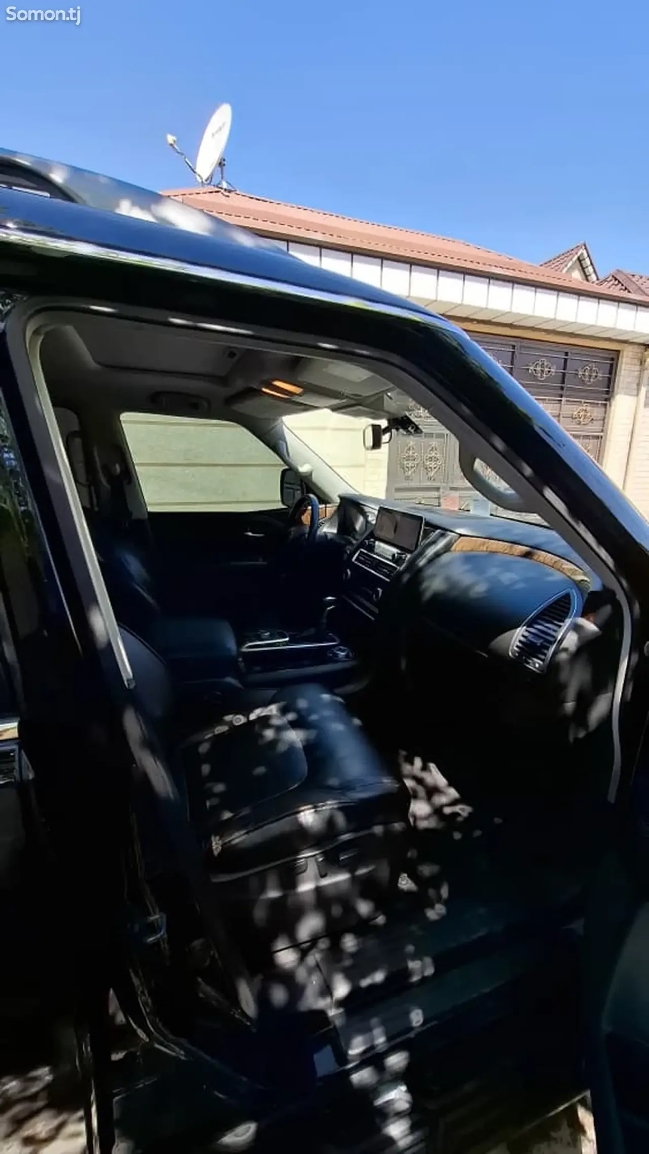 Nissan Armada 2019 · 5.6 AT